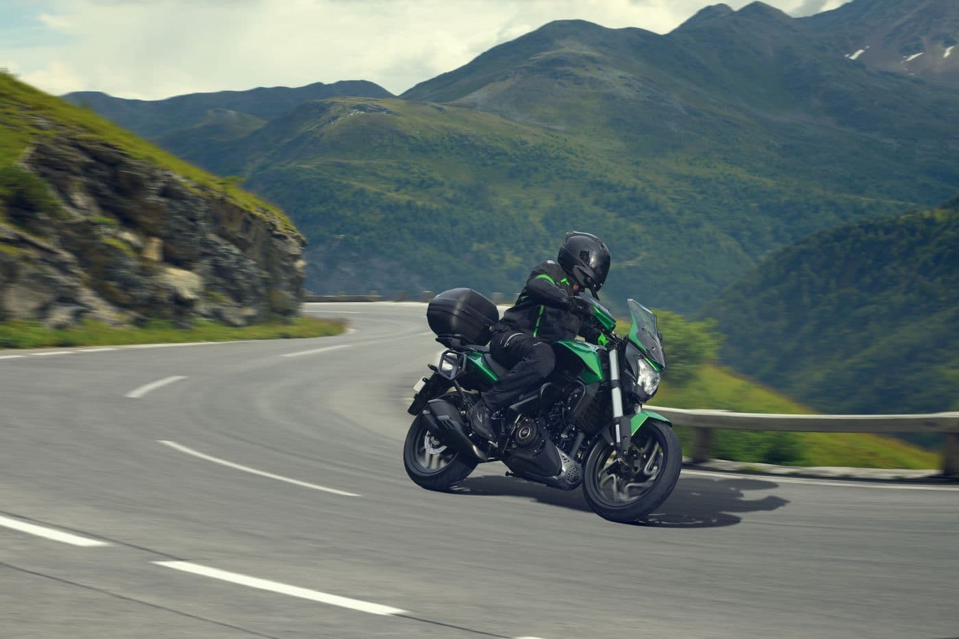 Мотоцикл Bajaj Dominar 400 Touring