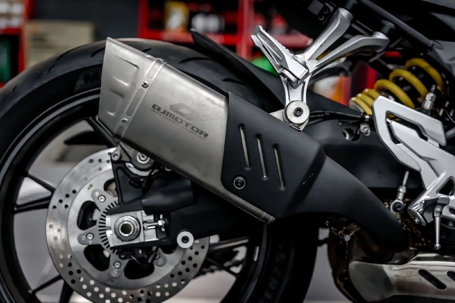 Мотоцикл QJ Motor SRK 800 RR