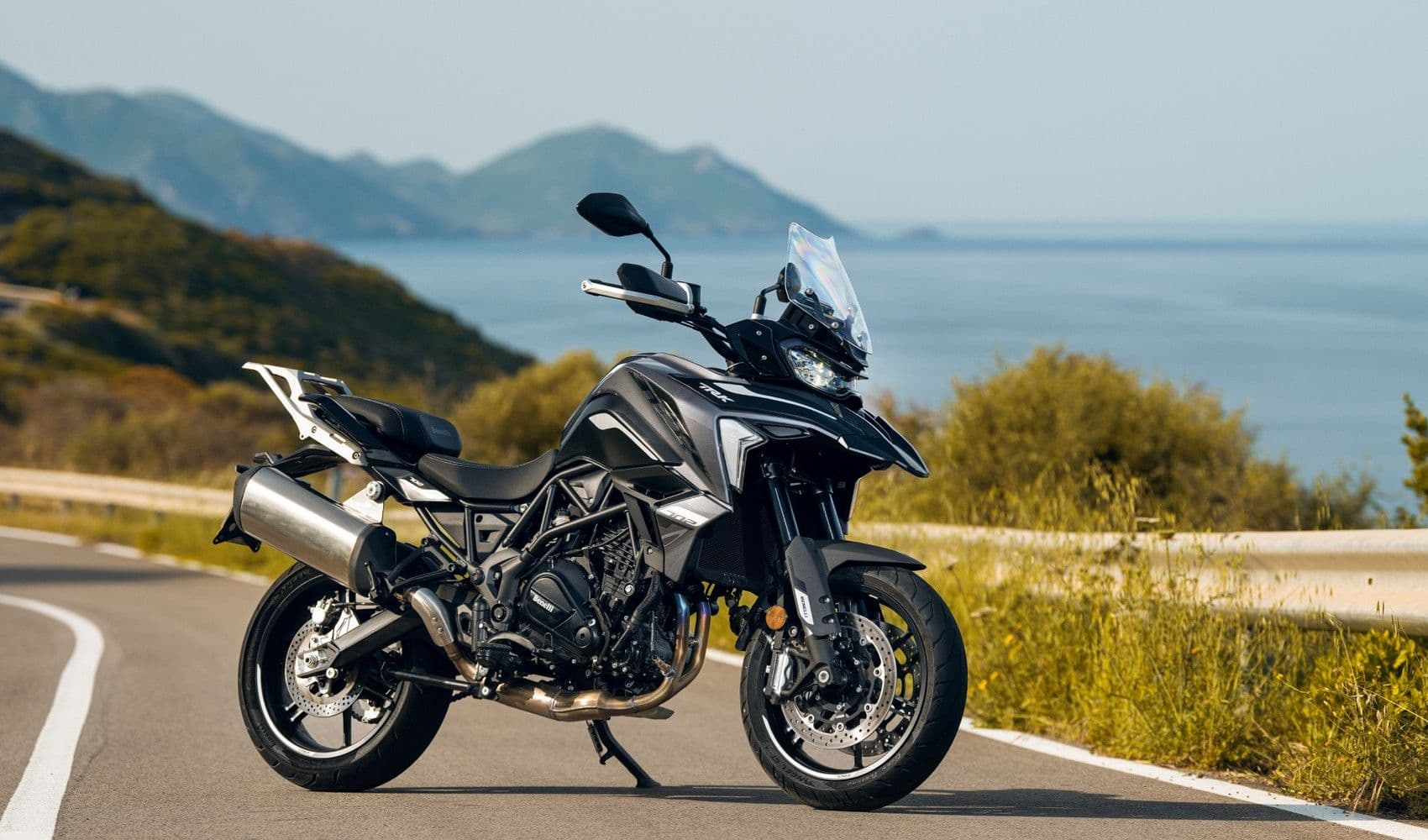 Мотоцикл Benelli TRK 702