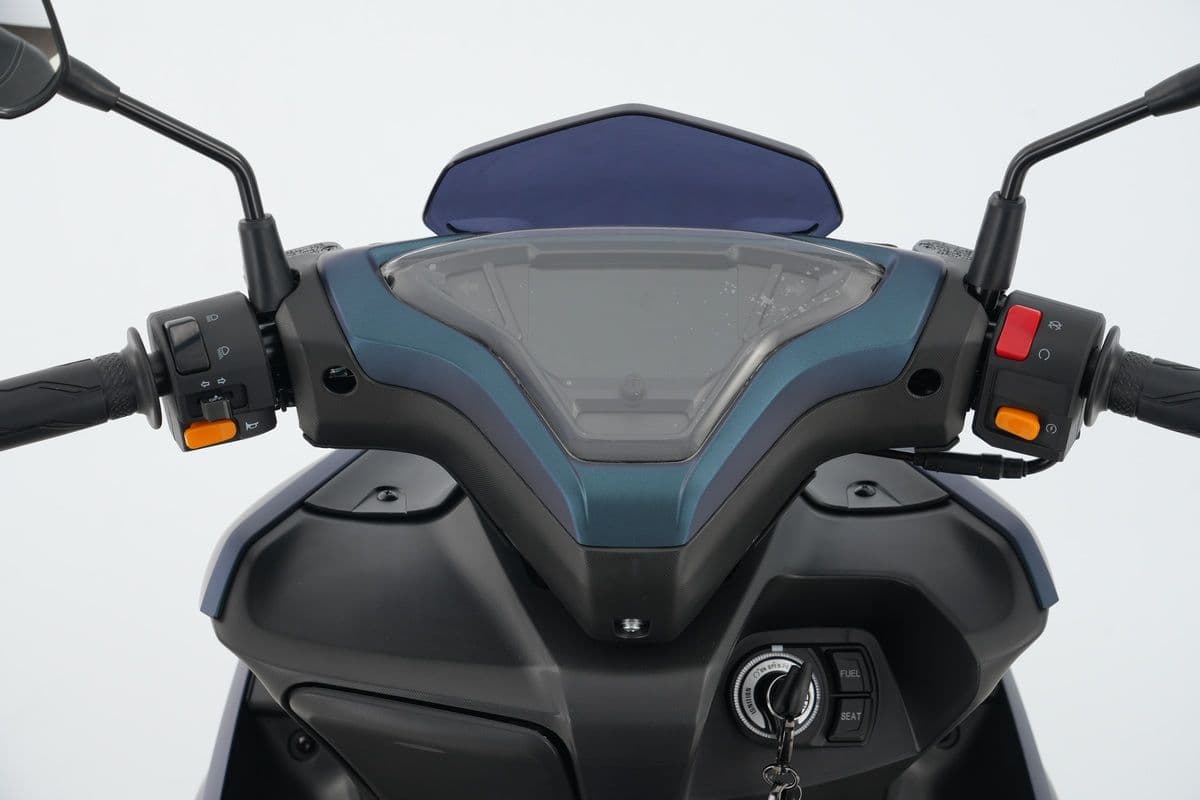 Скутер Gladiator TVX